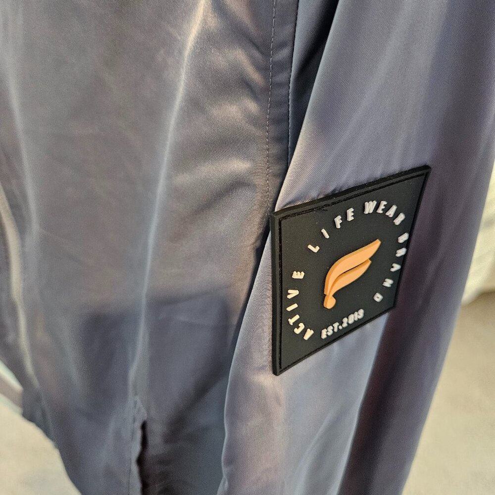 Fabletics windbreaker, gray in good condition